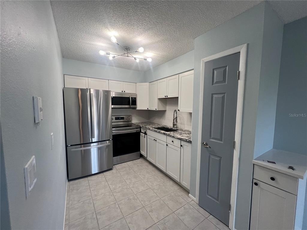 810 Kings Court - Photo 3