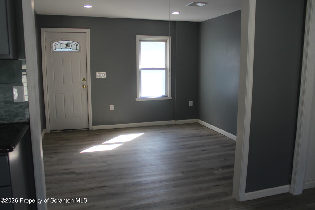 335 Phelps Street - Photo 3