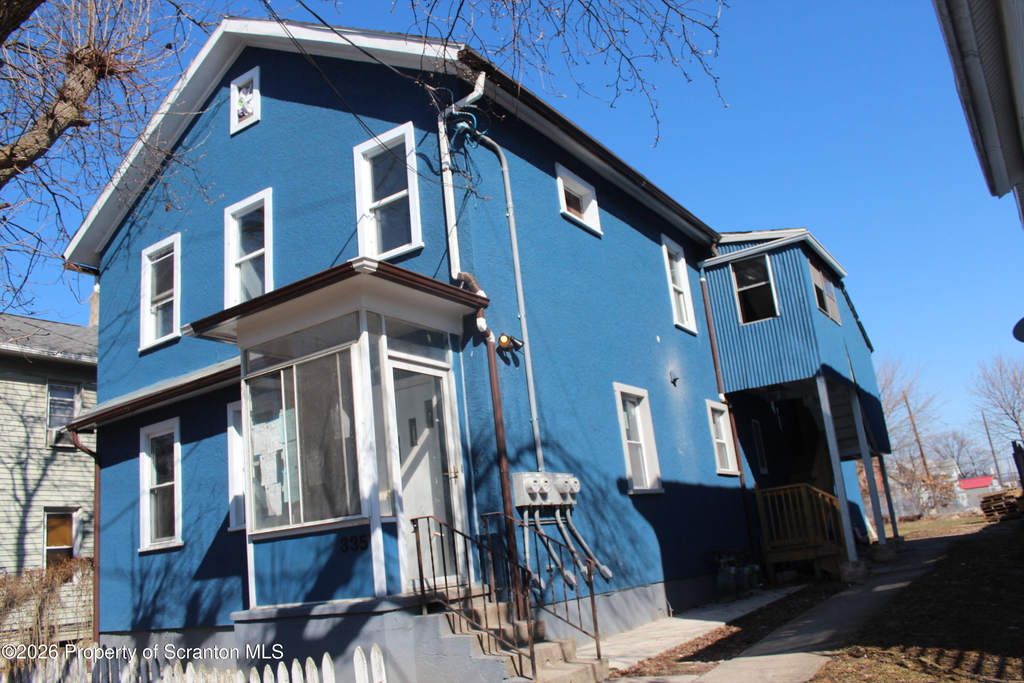 335 Phelps Street - Photo 1