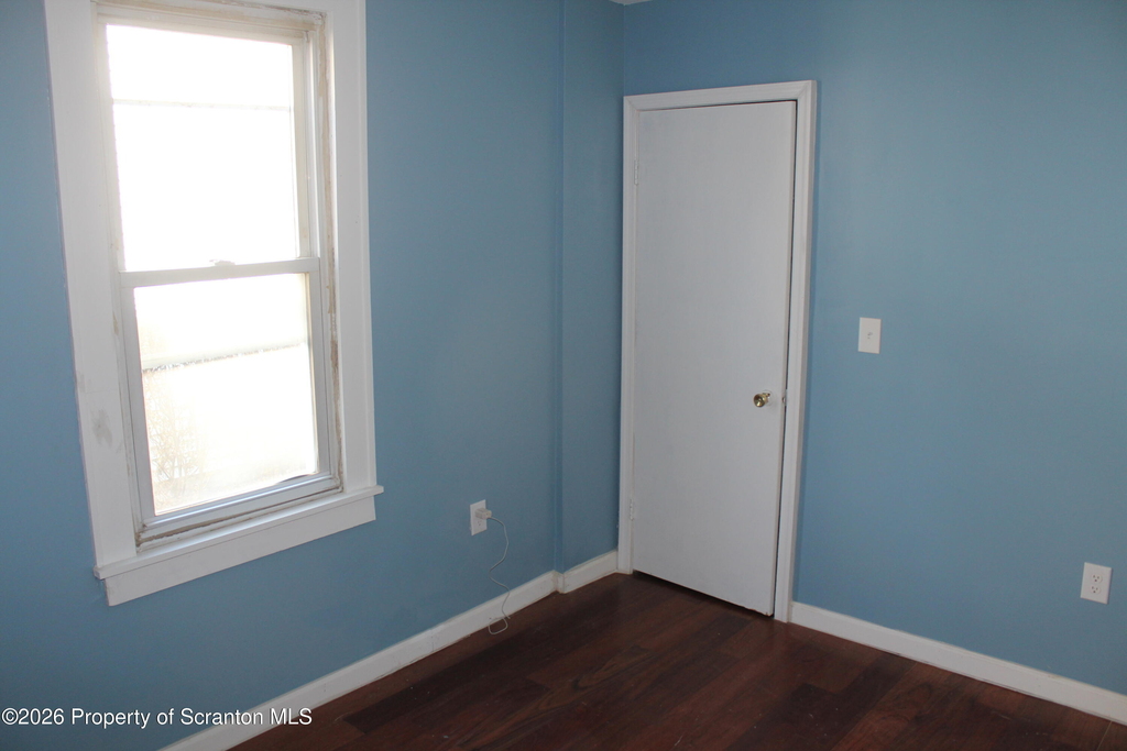 335 Phelps Street - Photo 10