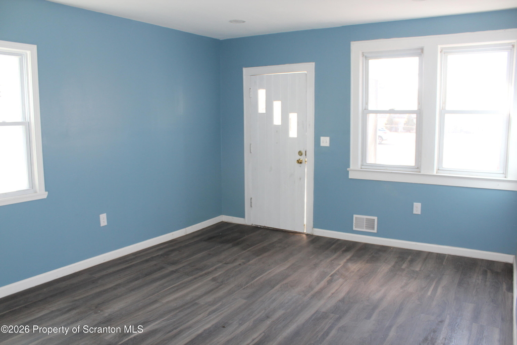 335 Phelps Street - Photo 6