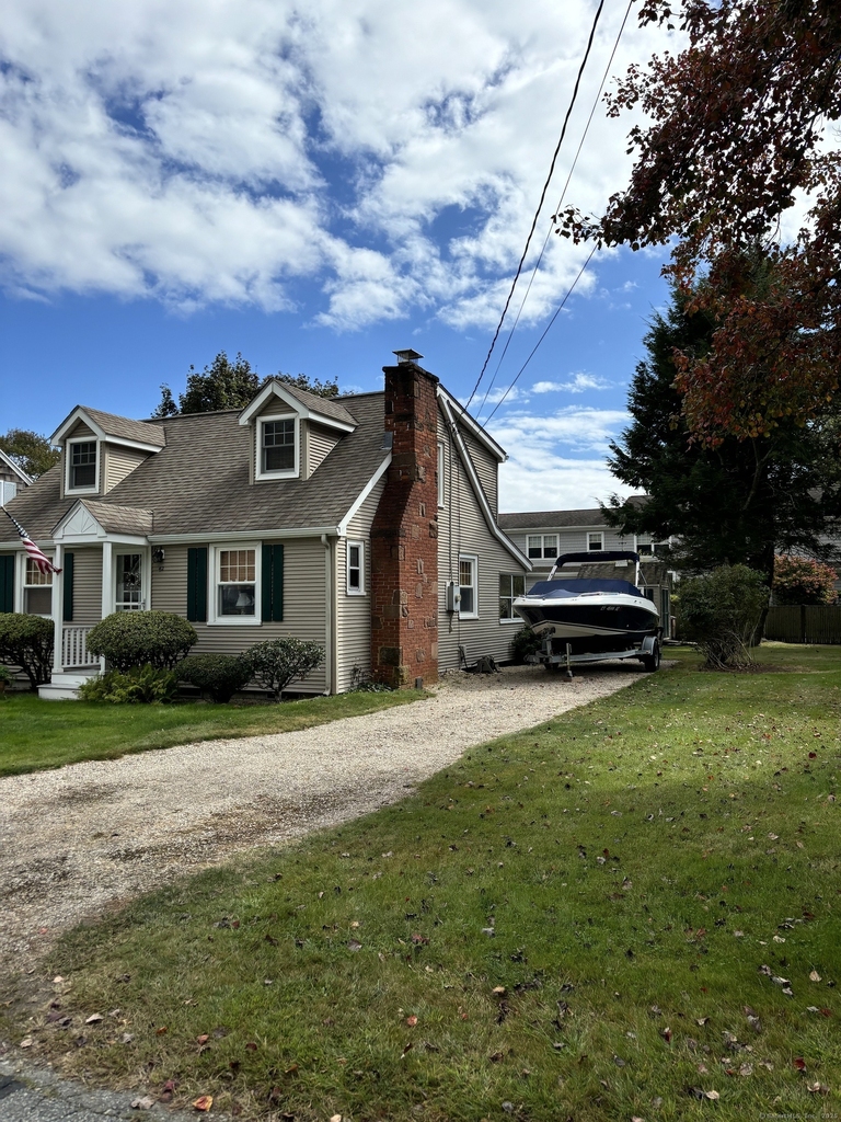 42 Sea Breeze Avenue - Photo 1
