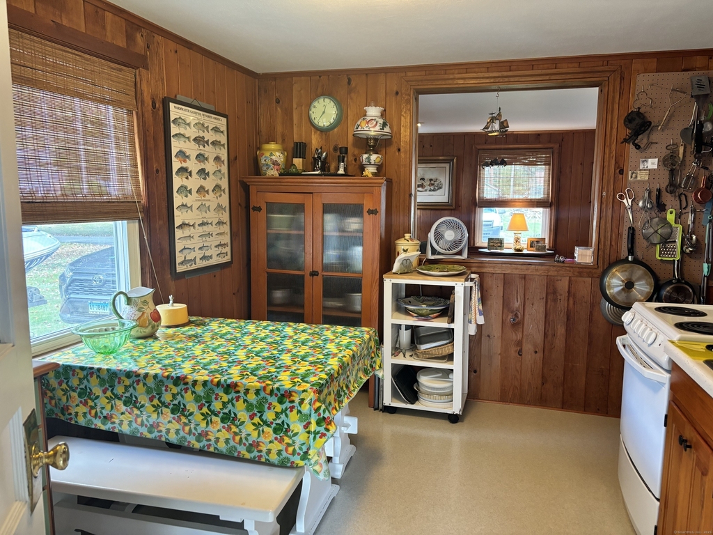 42 Sea Breeze Avenue - Photo 3
