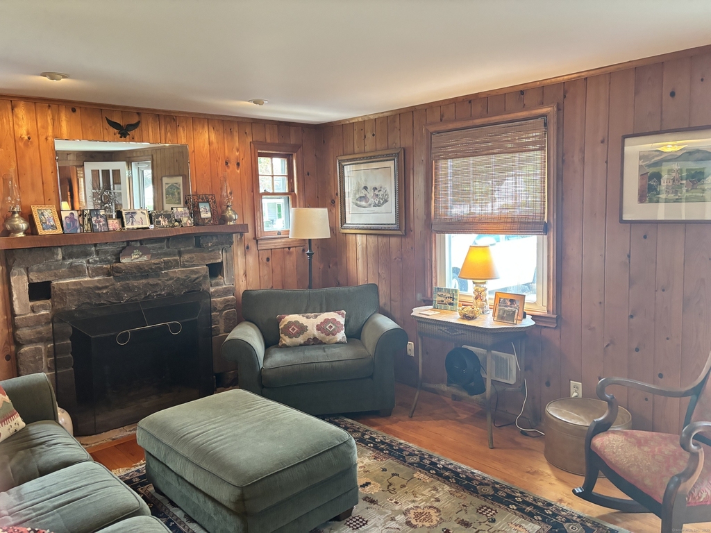 42 Sea Breeze Avenue - Photo 2