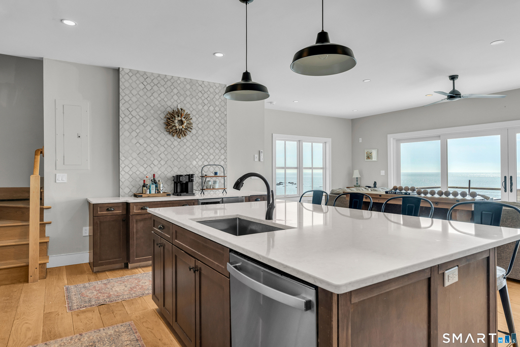 49 Circle Beach Road - Photo 2