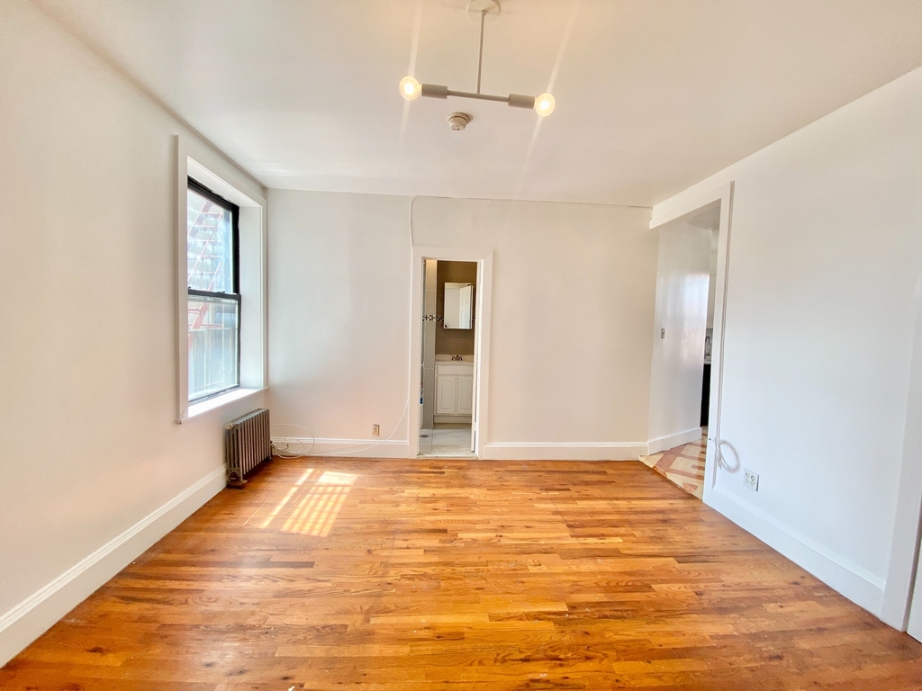 666 Hancock Street - Photo 1