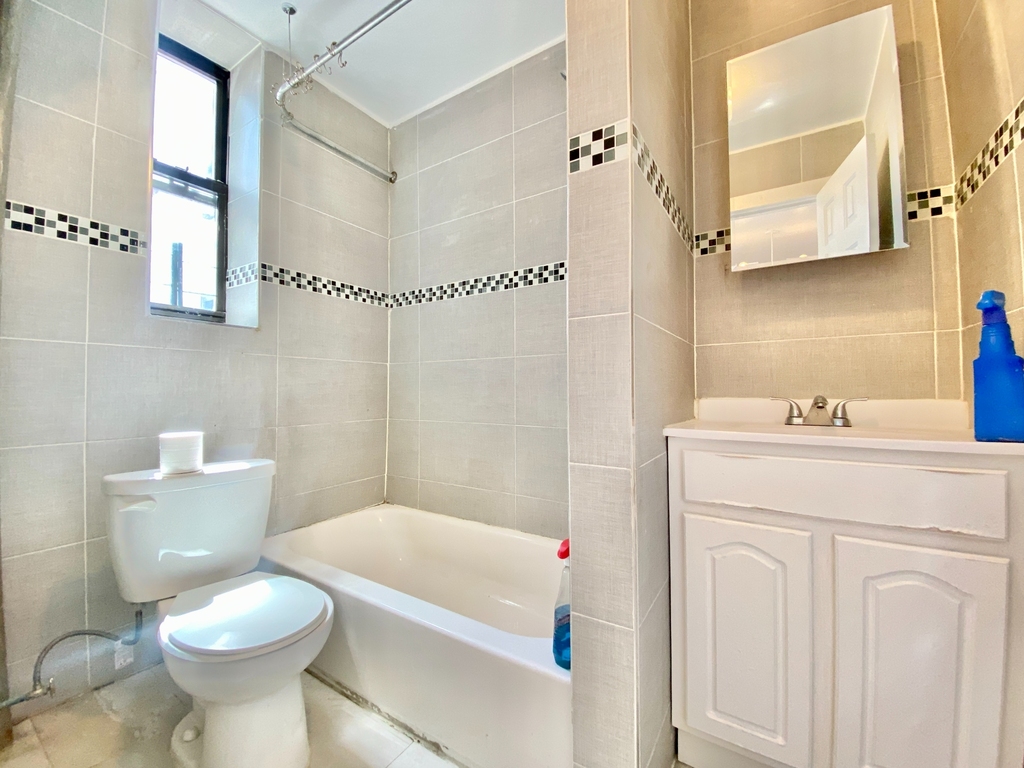 666 Hancock Street - Photo 7