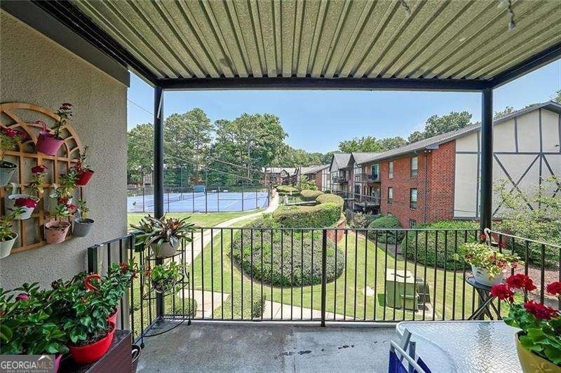 6851 Roswell Road - Photo 26