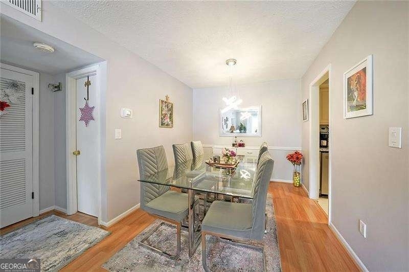 6851 Roswell Road - Photo 14