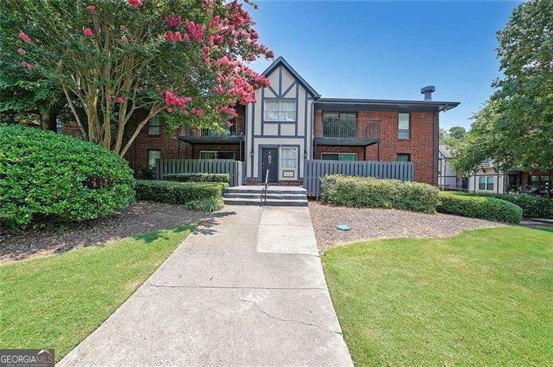 6851 Roswell Road - Photo 6