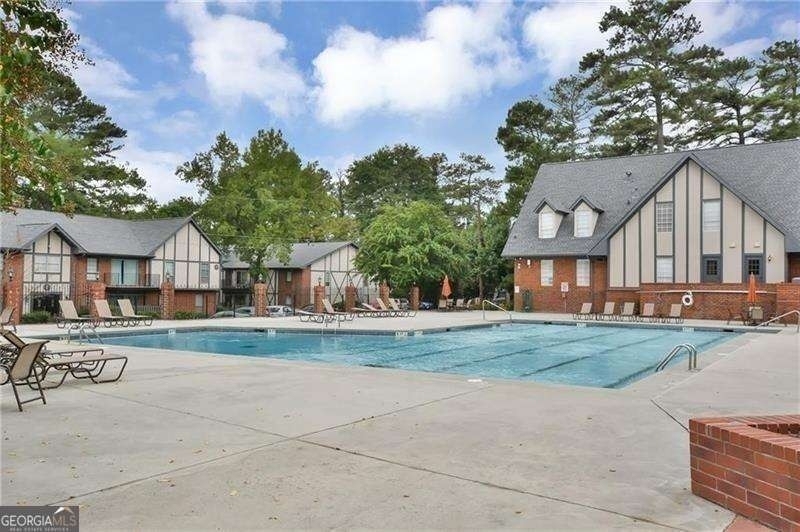6851 Roswell Road - Photo 34