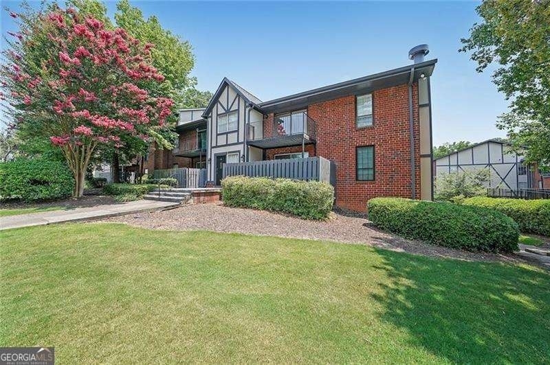 6851 Roswell Road - Photo 7