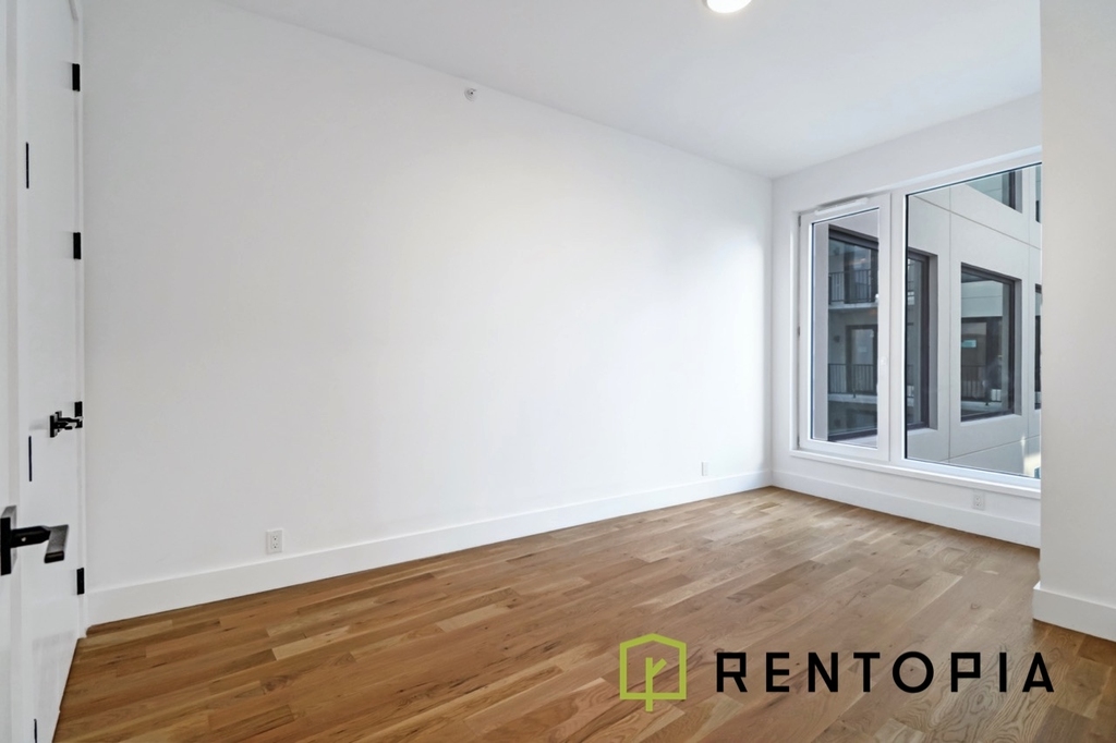 228 Berry Street - Photo 3