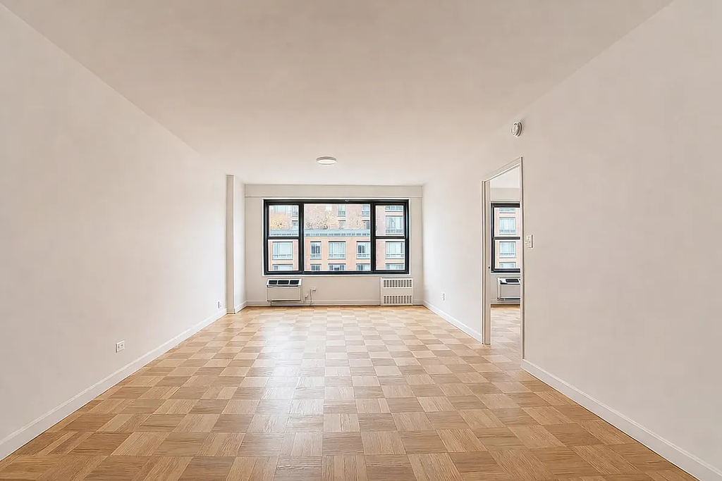 4th Avenue - Photo 1