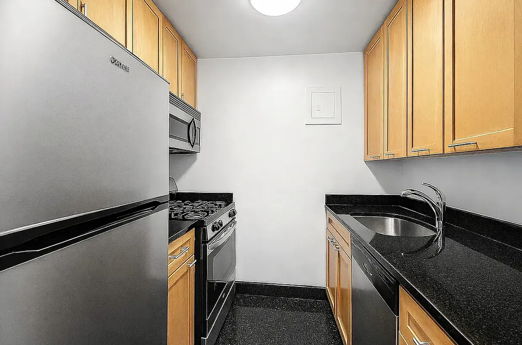 4th Avenue - Photo 5