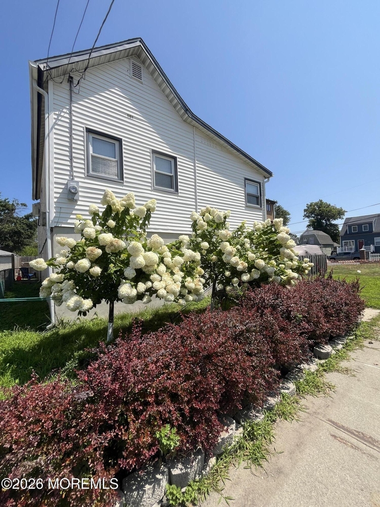 101 Center Avenue - Photo 0