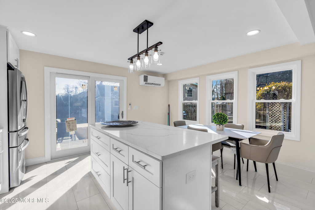 814 Dunlewy Street - Photo 3
