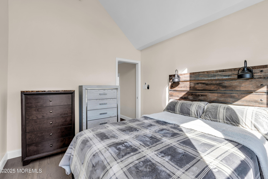 814 Dunlewy Street - Photo 10
