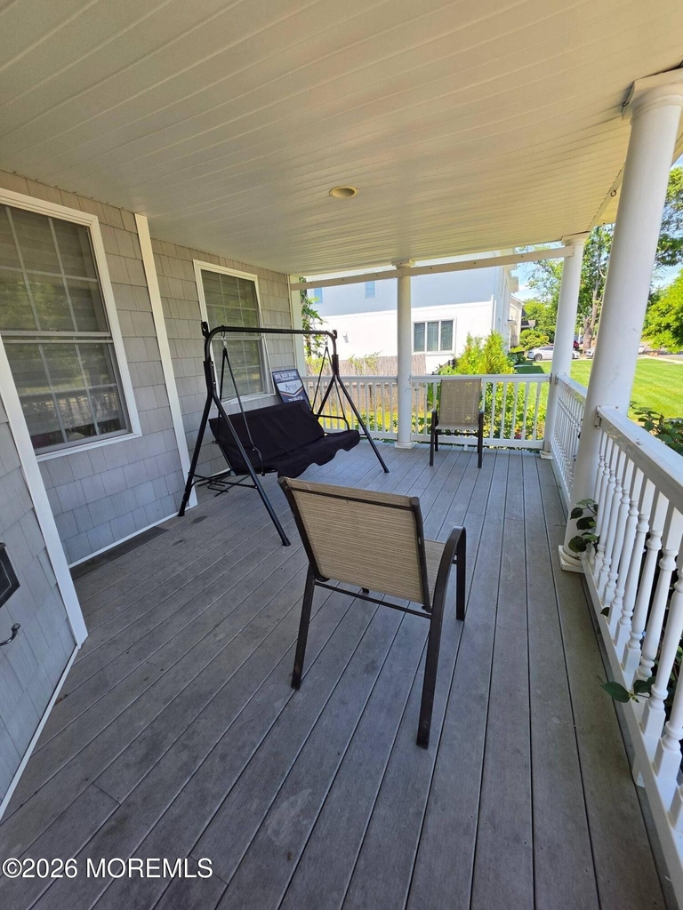 9 Berg Avenue - Photo 2