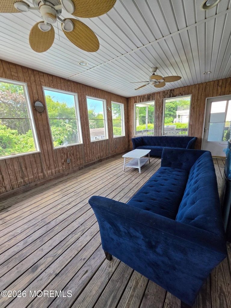 9 Berg Avenue - Photo 6