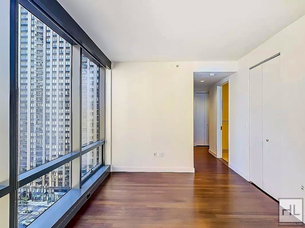 West 67th Street - Photo 4
