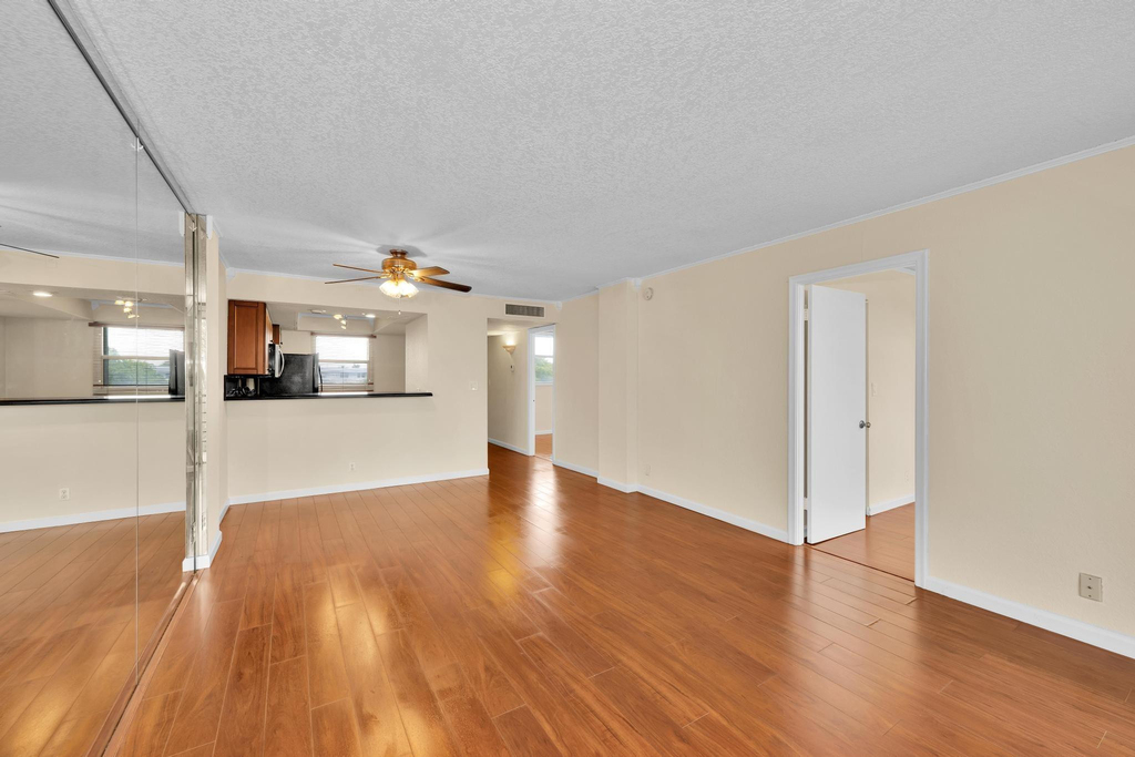 118 Royal Park Drive - Photo 3