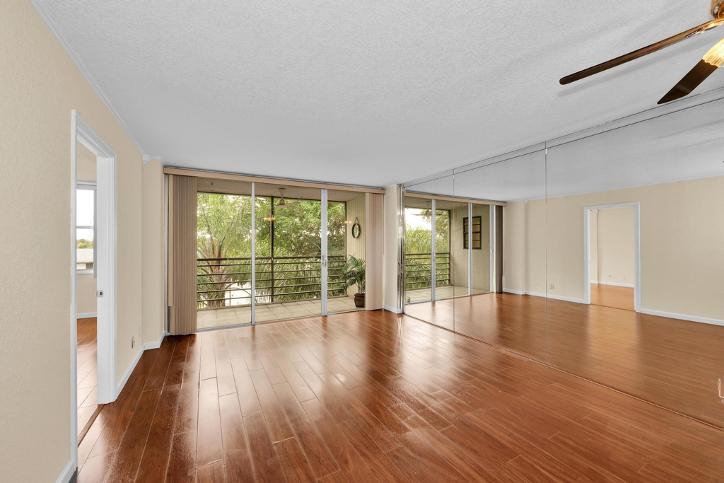 118 Royal Park Drive - Photo 4