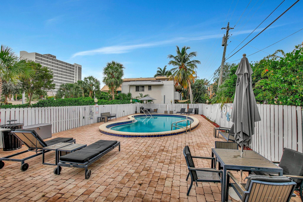 2555 Ne 11th Street - Photo 36