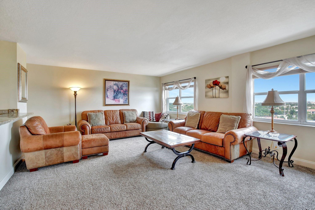 2555 Ne 11th Street - Photo 8