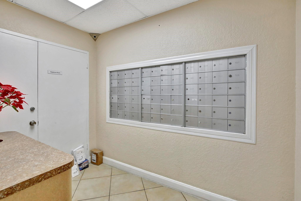 2555 Ne 11th Street - Photo 27
