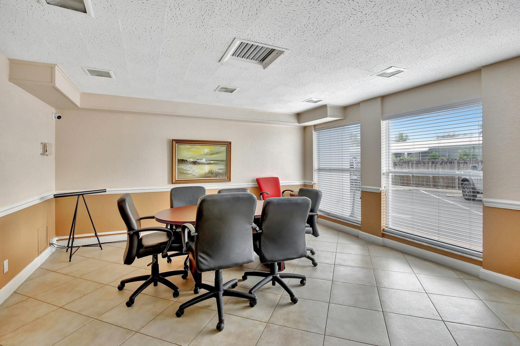 2555 Ne 11th Street - Photo 26