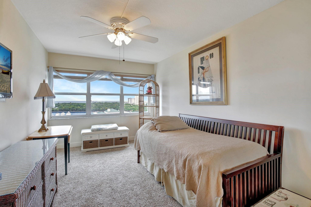 2555 Ne 11th Street - Photo 21