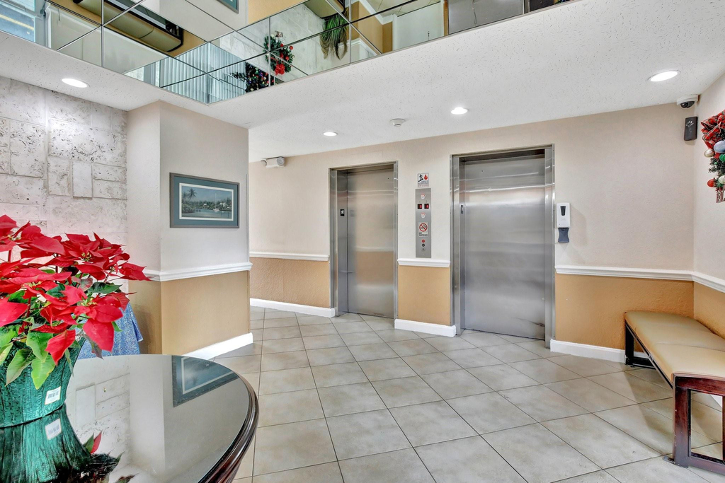2555 Ne 11th Street - Photo 24