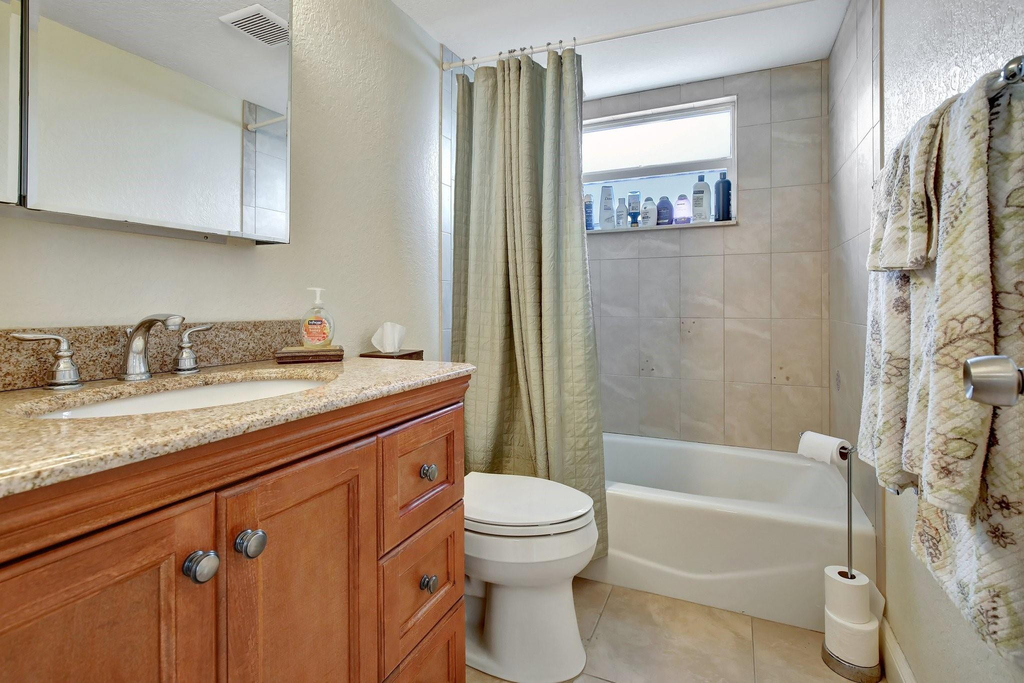 2555 Ne 11th Street - Photo 22