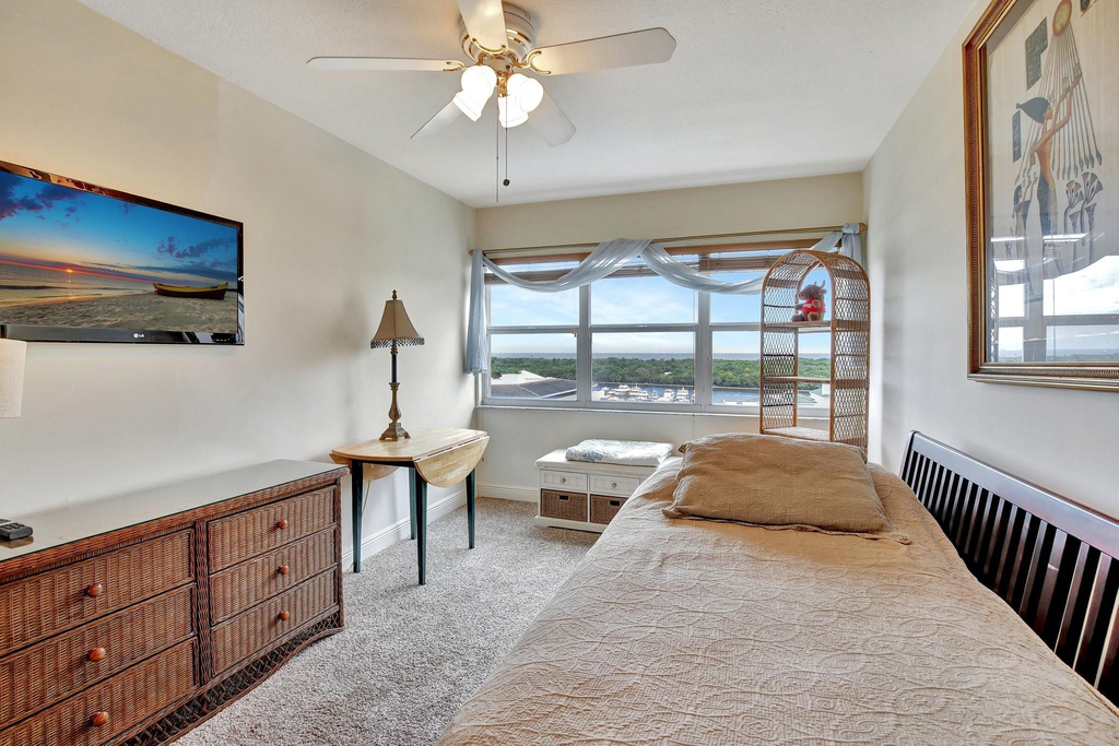 2555 Ne 11th Street - Photo 19