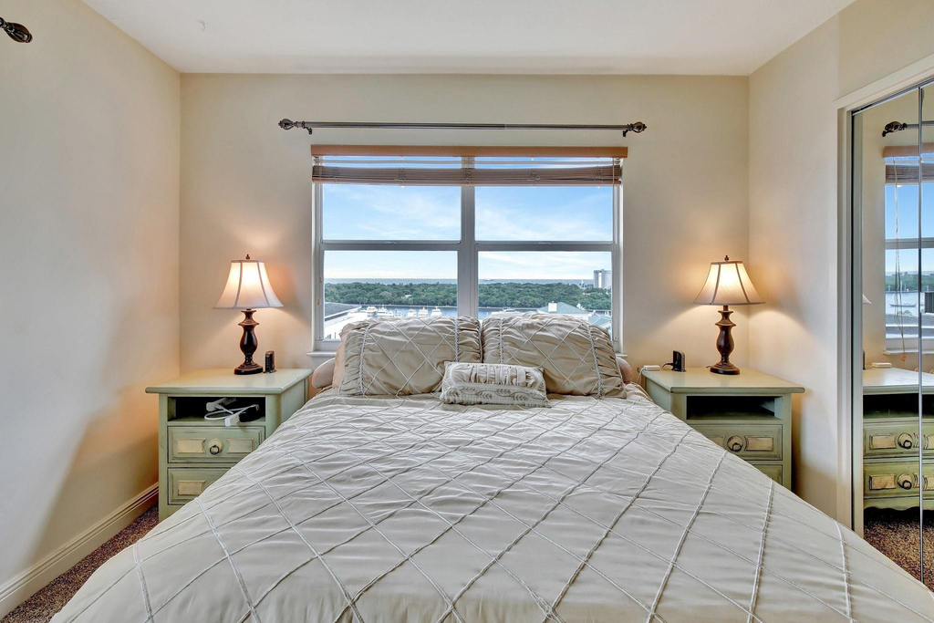 2555 Ne 11th Street - Photo 15