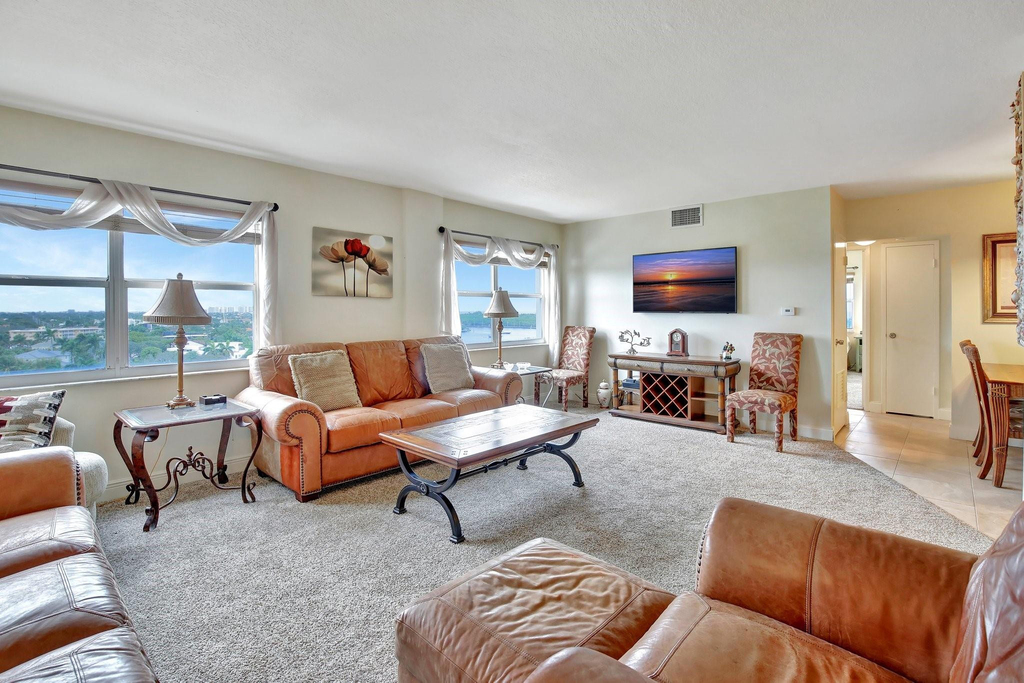 2555 Ne 11th Street - Photo 5
