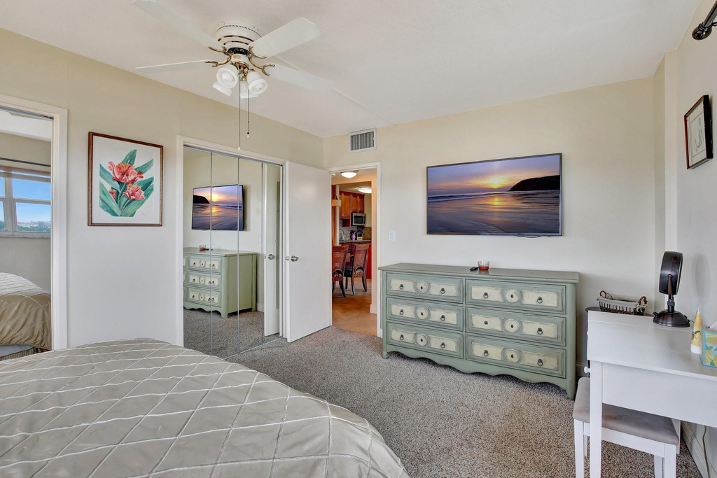 2555 Ne 11th Street - Photo 18