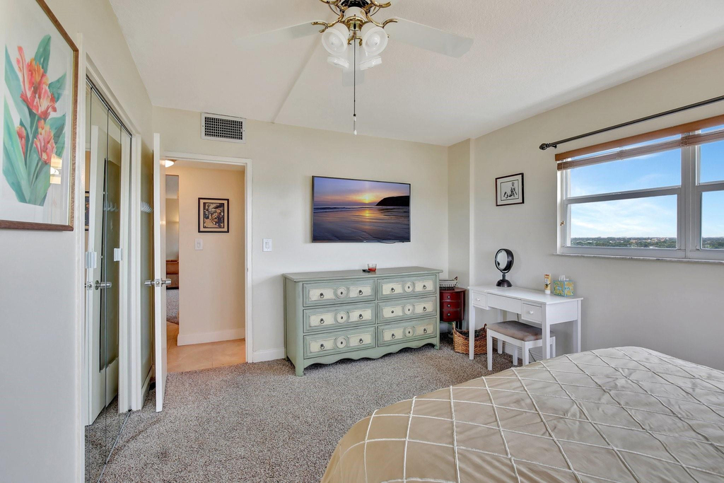 2555 Ne 11th Street - Photo 17