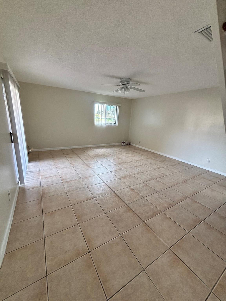 224 San Remo Boulevard - Photo 13