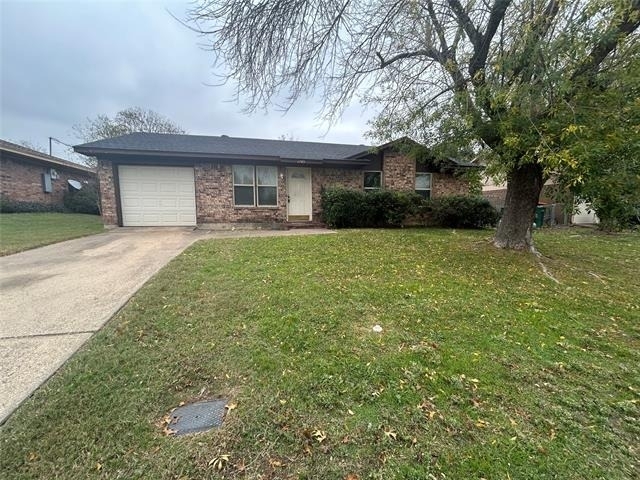 1105 Saturn Drive - Photo 0