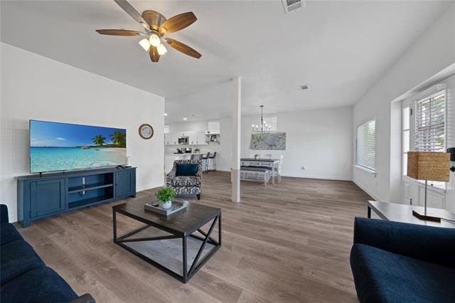 1011 S Armstrong Avenue - Photo 3
