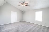 8900 N Shannon Avenue - Photo 12