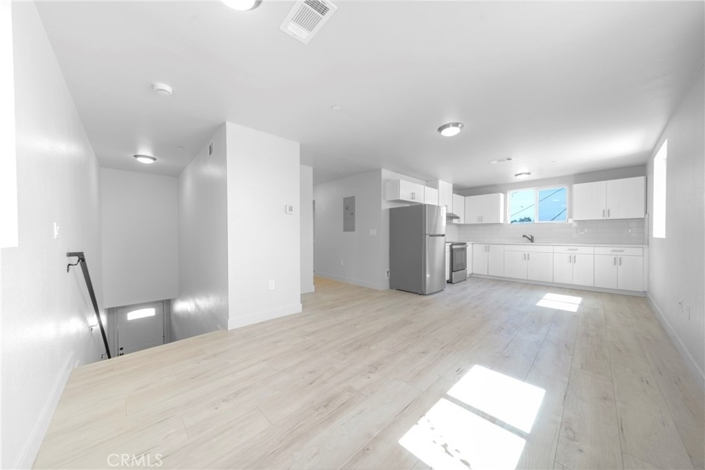 236 1/2 W 84th - Photo 4