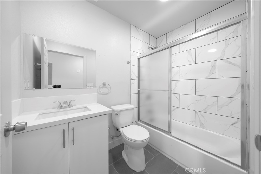 236 1/2 W 84th - Photo 8