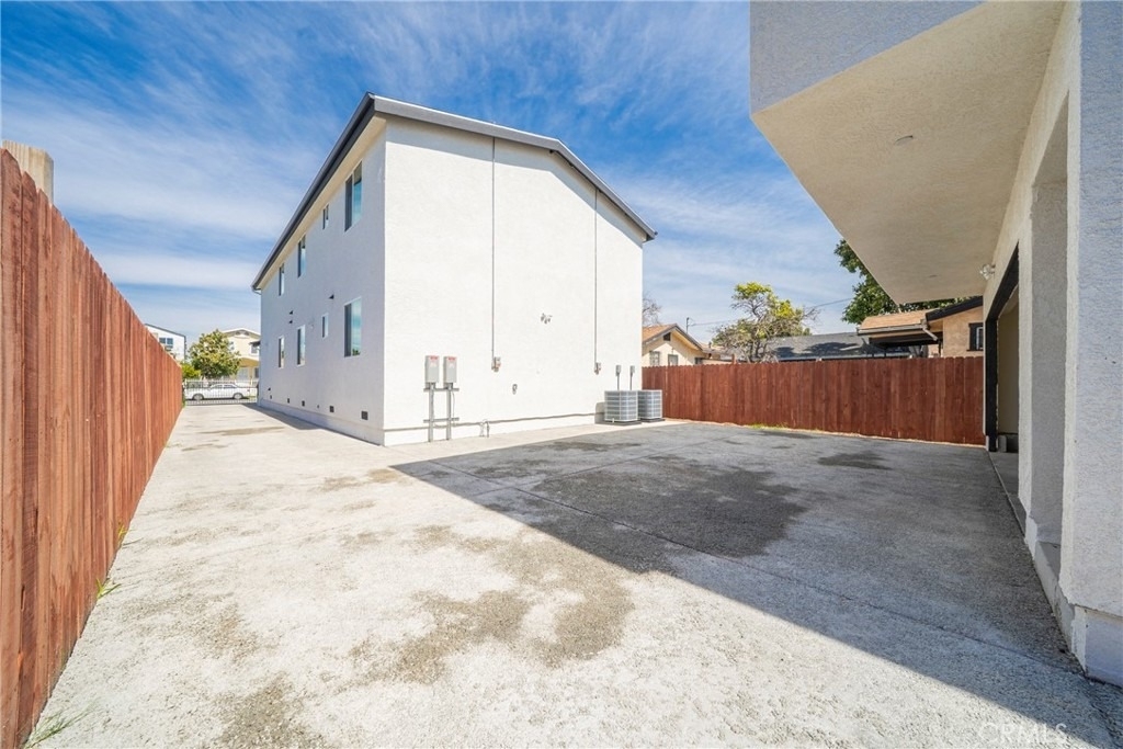 236 1/2 W 84th - Photo 3