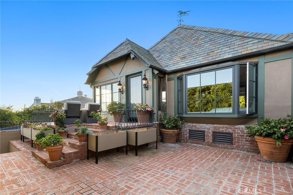 486 Holly Street - Photo 2