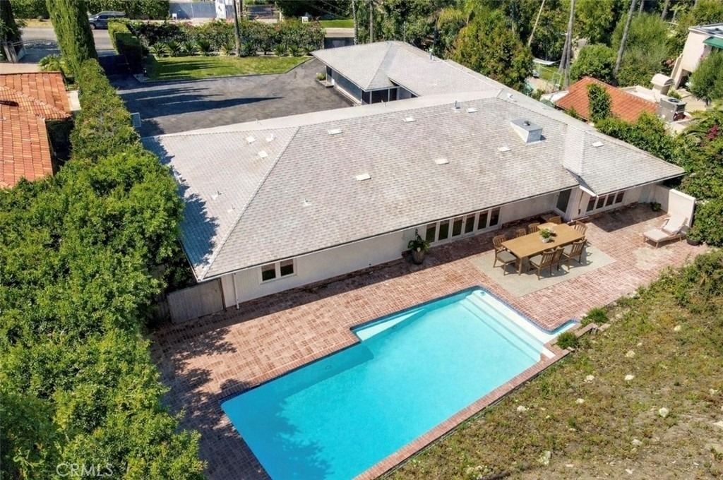 4450 Hayvenhurst - Photo 0
