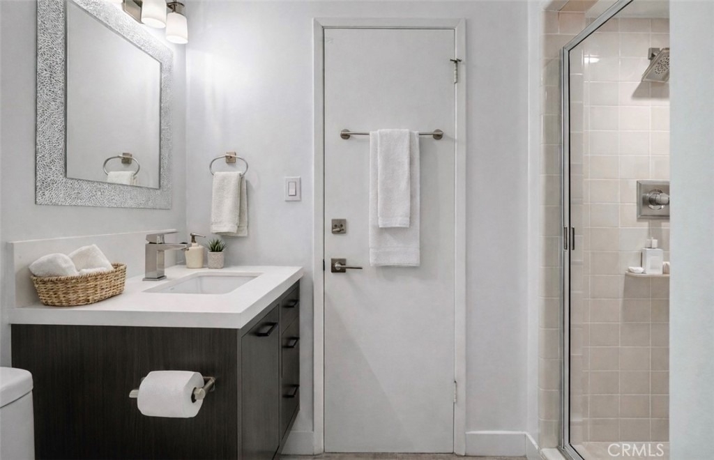 4450 Hayvenhurst - Photo 18