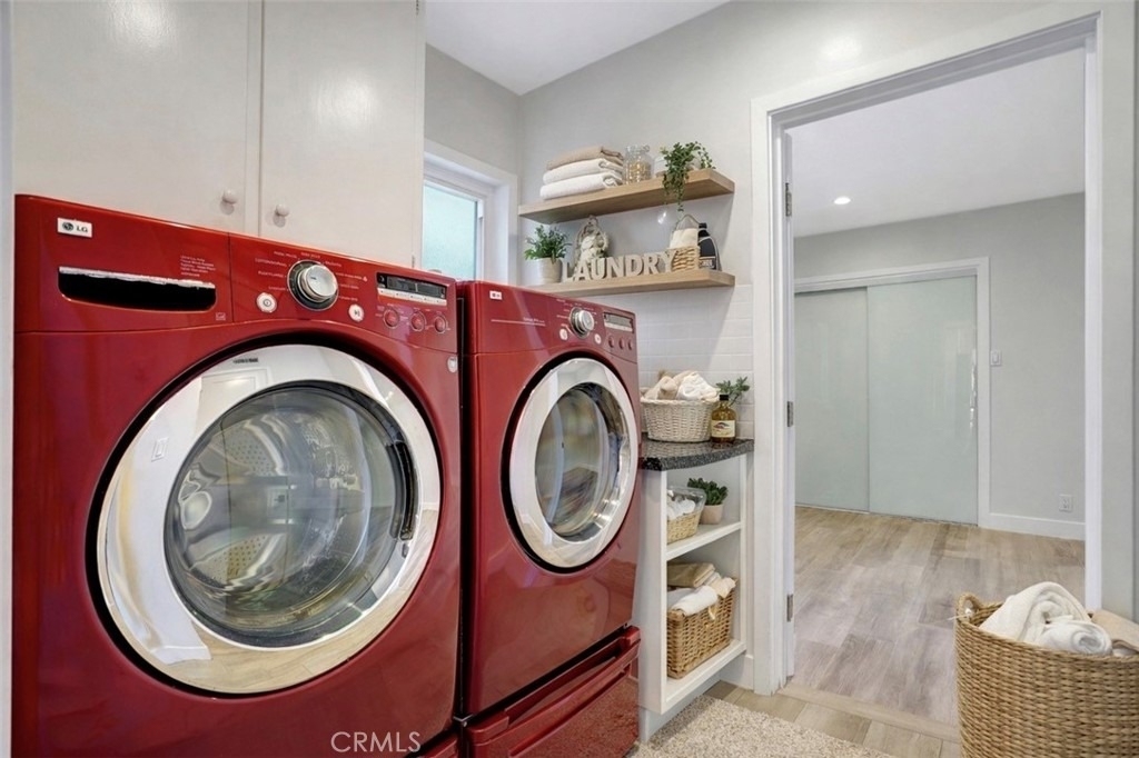 4450 Hayvenhurst - Photo 9